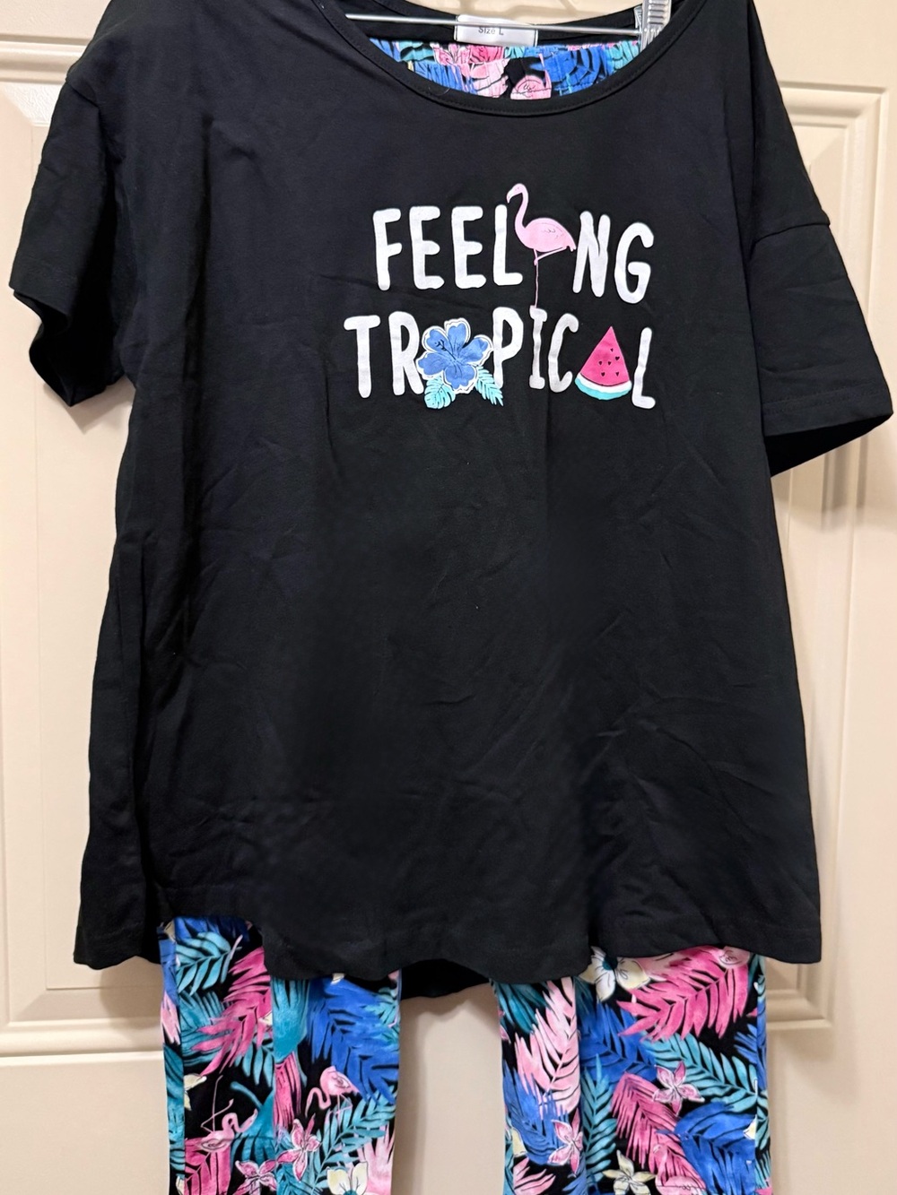 Black "Feeling Tropical" Capri Pajama Set Size Large Flamingos Flowers Leaves